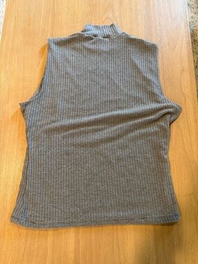 Abercrombie & Fitch Sleeveless Ribbed Mock Neck Top - Gray
